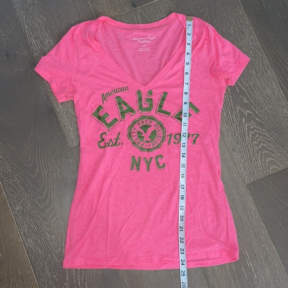 American Eagle Pink V-neck T-Shirt Size S - Picture 5 of 6